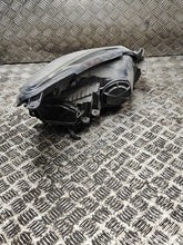 Laden Sie das Bild in den Galerie-Viewer, Frontscheinwerfer Opel Corsa D 89313379 Vorderseite Scheinwerfer Headlight SCH1346323575mu