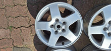 Laden Sie das Bild in den Galerie-Viewer, 4x Alufelge 15 Zoll 6.5" 5x114.3 50ET Silber KBA45967 Hyundai I Rim Wheel FEL7309111112uk