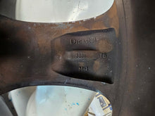 Laden Sie das Bild in den Galerie-Viewer, 1x Alufelge 18 Zoll 8.0&quot; 5x112 43ET Glanz Silber A2134011400 Mercedes-Benz W213