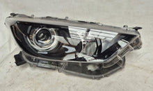 Laden Sie das Bild in den Galerie-Viewer, Frontscheinwerfer Toyota Yaris Rechts Scheinwerfer Headlight SCH2142544703ro
