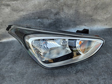 Load image into Gallery viewer, Frontscheinwerfer Hyundai I10 92102-B9000 Rechts Scheinwerfer Headlight SCH4791813138mj