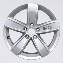 Load image into Gallery viewer, 1x Alufelge 17 Zoll 6.5&quot; 5x112 38ET Glanz Silber 5NA071497 VW Tiguan Rim Wheel