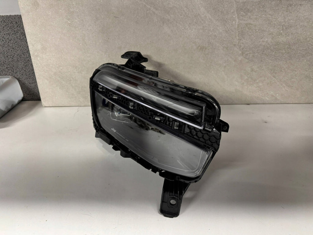 Frontscheinwerfer Jeep 522187170 Rechts Scheinwerfer Headlight SCH2008828509uu