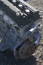 Load image into Gallery viewer, Motor Mitsubishi Outlander III 4B12 2.4 2015 Benzin Engine Unkomplett MOT9045144701sv