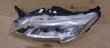 Laden Sie das Bild in den Galerie-Viewer, Frontscheinwerfer Dodge Ram Ducato 68516024AA 68516025AA Links Headlight SCH1358347733er