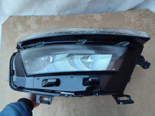 Laden Sie das Bild in den Galerie-Viewer, Frontscheinwerfer Skoda Kamiq 658941016 0021383306 Full LED Rechts Headlight SCH5772646225fu