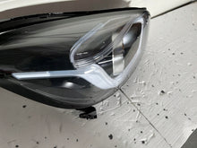 Laden Sie das Bild in den Galerie-Viewer, Frontscheinwerfer Honda Jazz V Rechts Scheinwerfer Headlight SCH7540994790gd