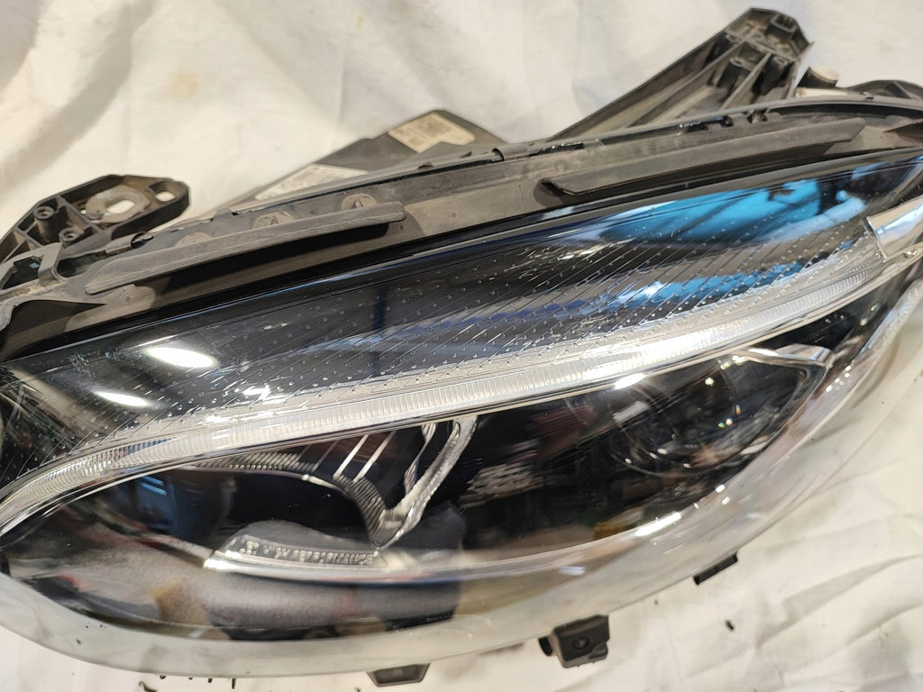 Frontscheinwerfer Mercedes-Benz W246 A2469066101 LED Rechts oder Links