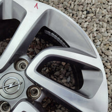 Laden Sie das Bild in den Galerie-Viewer, 1x Alufelge 16 Zoll 6.5" 4x108 20ET Glanz Silber Opel Crossland X Rim Wheel FEL7773311971lp