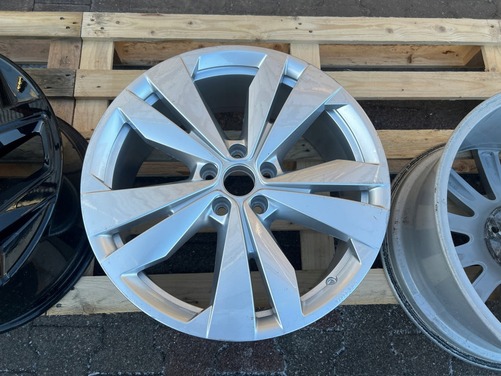 1x Alufelge 19 Zoll 8.0" 5x112 Glanz 11A071499-422 VW Id.4 Rim Wheel FEL9437957990fc