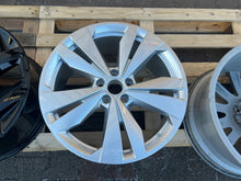 Load image into Gallery viewer, 1x Alufelge 19 Zoll 8.0" 5x112 Glanz 11A071499-422 VW Id.4 Rim Wheel FEL9437957990fc