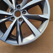 Laden Sie das Bild in den Galerie-Viewer, 1x Alufelge 18 Zoll 7.5" 5x112 5FA601025E Seat Leon Rim Wheel FEL7777965546sy