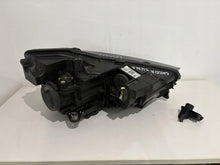Laden Sie das Bild in den Galerie-Viewer, Frontscheinwerfer Skoda Scala 657941015 657941016 Ein Satz Headlight SCH9262067160pi