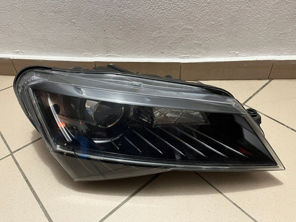 Frontscheinwerfer Skoda Superb III 3V1941016B Xenon Rechts Headlight SCH8350653061nr