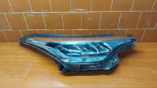 Laden Sie das Bild in den Galerie-Viewer, Frontscheinwerfer Toyota Chr C-Hr 81110-F4180 LED FALSE Scheinwerfer Headlight SCH8178400144gc