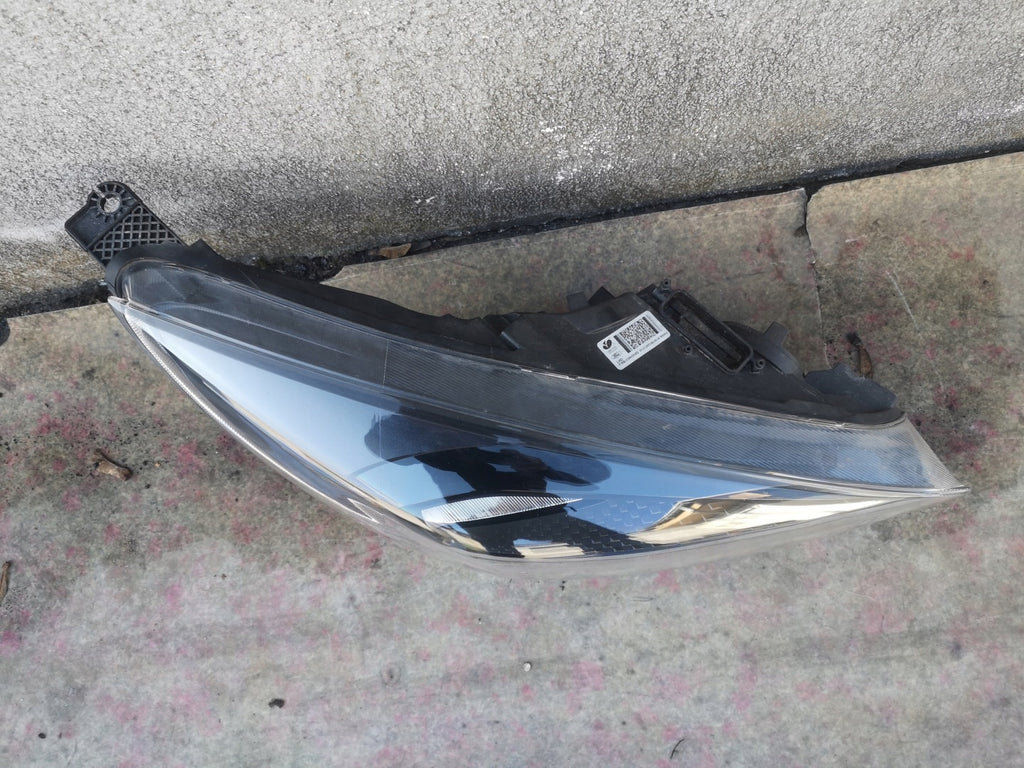 Frontscheinwerfer Ford Focus III 1FEB-13W029-ED Rechts Scheinwerfer Headlight SCH3303820510ti