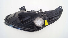 Laden Sie das Bild in den Galerie-Viewer, Frontscheinwerfer Kia Carens Xenon Rechts Scheinwerfer Headlight SCH2780653928ra