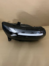 Laden Sie das Bild in den Galerie-Viewer, Frontscheinwerfer Dacia Duster 260107725R LED Rechts Scheinwerfer Headlight SCH7278336112nv
