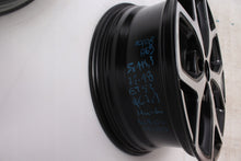 Load image into Gallery viewer, 1x Alufelge 18 Zoll 7.5" 5x114.3 53ET Hyundai Rim Wheel FEL1703223317cr