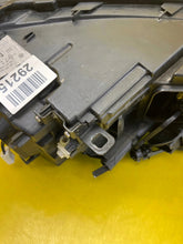 Load image into Gallery viewer, Frontscheinwerfer VW Touareg 7P1941031 Xenon Links Scheinwerfer Headlight SCH1382469750te