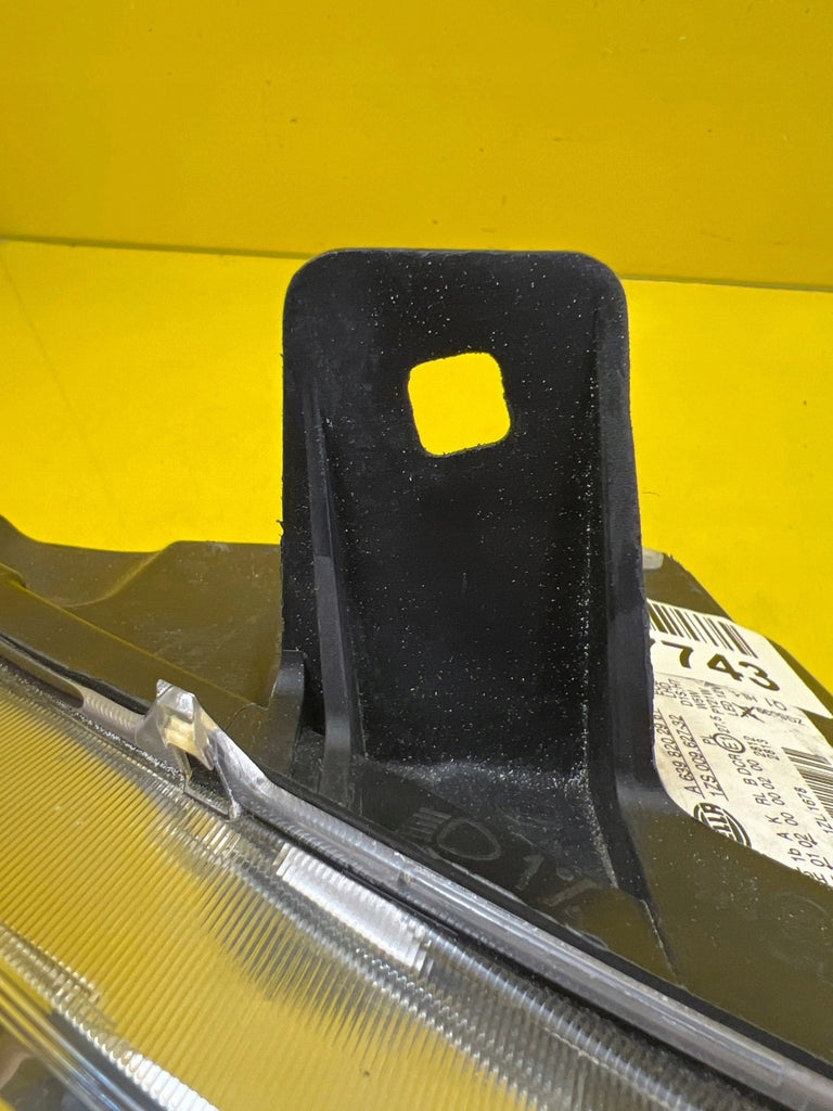 Frontscheinwerfer Mercedes-Benz Viano W639 Vito A6398202961 Xenon Rechts