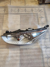 Laden Sie das Bild in den Galerie-Viewer, Frontscheinwerfer Ford B-Max AV1113W030AF Links Scheinwerfer Headlight SCH8133419598kl