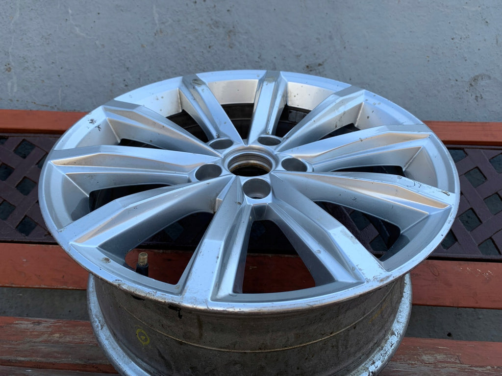 1x Alufelge 17 Zoll 7.0" 5x112 40ET Glanz Silber 3G0601025BP VW Passat B8