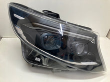 Laden Sie das Bild in den Galerie-Viewer, Frontscheinwerfer Mercedes-Benz W447 A4479068001 Rechts Scheinwerfer Headlight