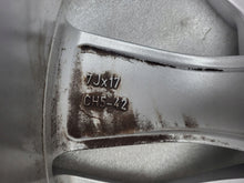 Load image into Gallery viewer, 1x Alufelge 17 Zoll 7.0" 5x108 42ET Glanz Silber 9809687177 Peugeot Rim Wheel FEL5817285906tb