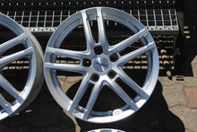 Laden Sie das Bild in den Galerie-Viewer, 4x Alufelge 17 Zoll 7.0" 5x114.3 50ET Glanz Silber KBA-51743- Hyundai I Z FEL4641997346iw