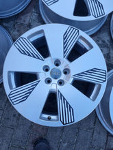 Laden Sie das Bild in den Galerie-Viewer, 4x Alufelge 19 Zoll 8.0" 5x112 34ET Glanz Silber 4KE601025L Audi E-Tron FEL6712551075qf