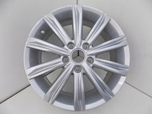 Laden Sie das Bild in den Galerie-Viewer, 1x Alufelge 17 Zoll 6.5" 5x112 52ET Glanz Silber 5TA601025D VW Tiguan Rim Wheel FEL5235794027kl