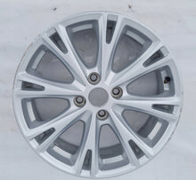Laden Sie das Bild in den Galerie-Viewer, 1x Alufelge 17 Zoll 7.0&quot; 4x108 47 5ET Glanz Silber C1BC-MA Ford Fiesta Rim Wheel