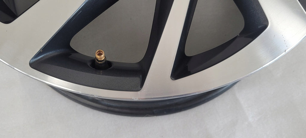 1x Alufelge 16 Zoll 6.5" 5x112 46ET 5G0601025DM Ds Golf Vii Rim Wheel FEL4384569342hi