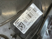 Load image into Gallery viewer, Frontscheinwerfer BMW 2 F22 F87 F23 7493637-04 Full LED Rechts oder Links SCH3023967991tr