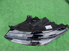 Laden Sie das Bild in den Galerie-Viewer, Frontscheinwerfer Skoda Enyaq 5LB941015H Full LED Links Scheinwerfer Headlight