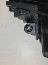 Laden Sie das Bild in den Galerie-Viewer, Frontscheinwerfer Audi A6 C8 4K0941040 Full LED Ein Stück (Rechts oder Links)