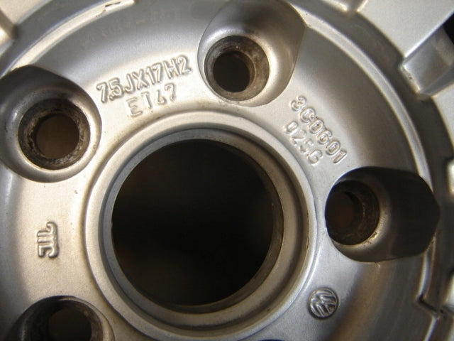 1x Alufelge 17 Zoll 7.5" 5x112 47ET Glanz Silber 3C0601025G VW Scirocco Passat FEL7158713252dz