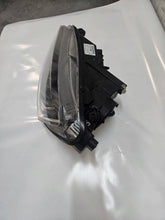 Laden Sie das Bild in den Galerie-Viewer, Frontscheinwerfer Skoda Superb 3V1941015A Links Scheinwerfer Headlight SCH5856896738cp