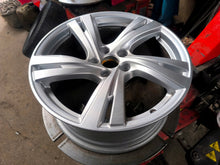 Load image into Gallery viewer, 1x Alufelge 18 Zoll 8.0" 5x112 40ET Glanz Silber 8B3601025C Audi A5 Rim Wheel FEL2793597875ia