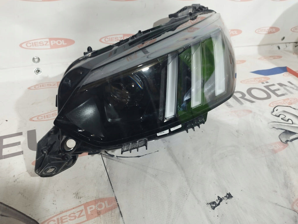 Frontscheinwerfer Mazda 2008 208 II D10E-51030 LED Ein Stück (Rechts oder Links)