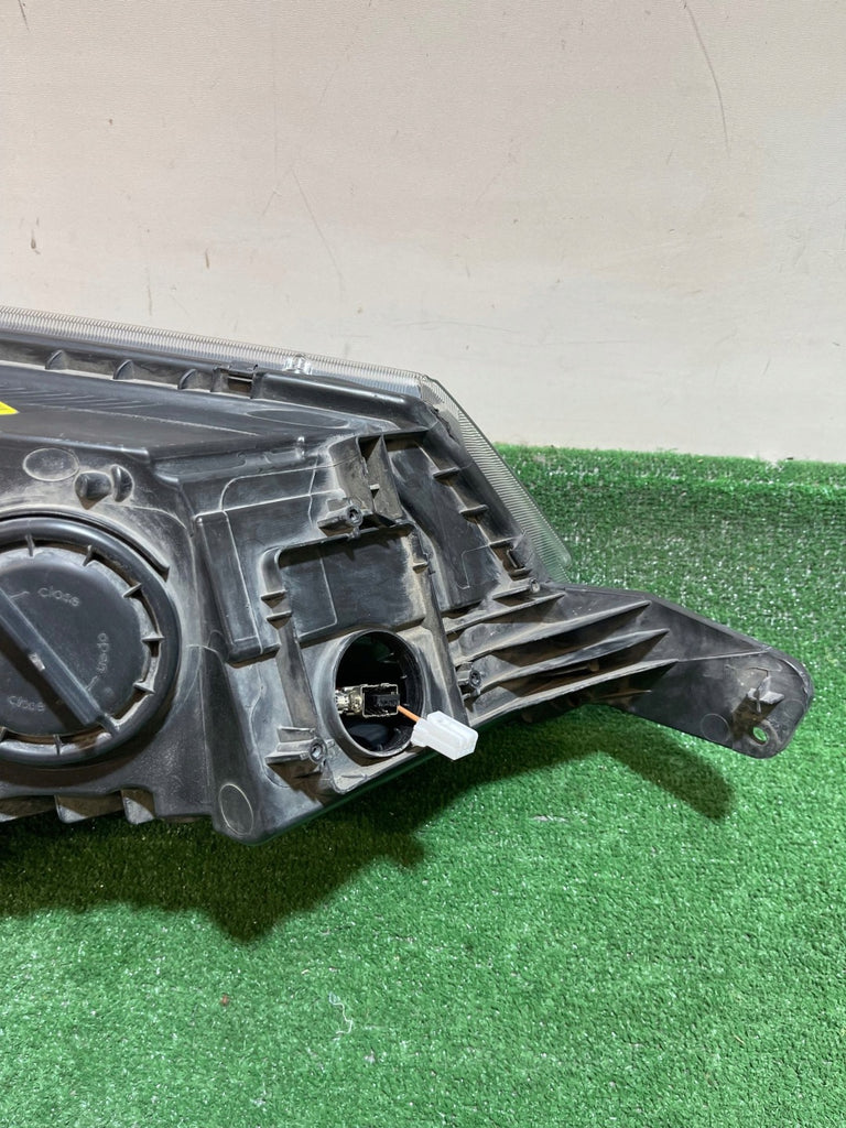 Frontscheinwerfer Skoda Yeti 5L1941010C Links Scheinwerfer Headlight SCH6146685140gl