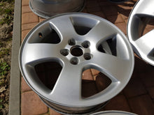 Laden Sie das Bild in den Galerie-Viewer, 4x Alufelge 16 Zoll 6.5&quot; 5x100 42ET 44421 Audi A3 Ibiza Toledo II Golf Iv