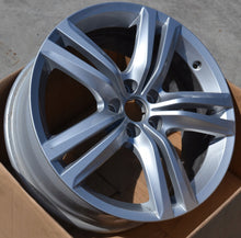 Laden Sie das Bild in den Galerie-Viewer, 1x Alufelge 17 Zoll 7.0&quot; 5x112 43ET 6J0601025D Seat Toledo Rim Wheel