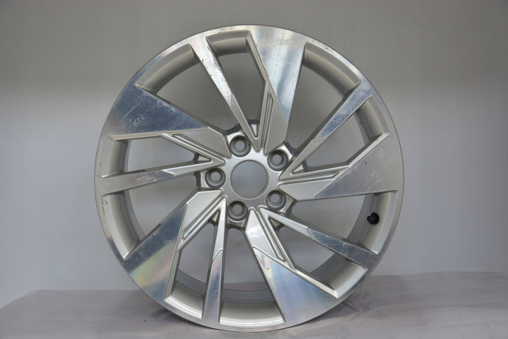 1x Alufelge 18 Zoll 8.0" 5x112 46ET Glanz Silber 8Y0601025F Audi Mg Rim Wheel