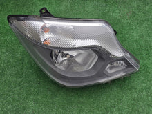 Laden Sie das Bild in den Galerie-Viewer, Frontscheinwerfer Mercedes-Benz Sprinter A9068202461 Rechts Headlight SCH1253499316ur