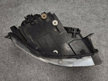 Laden Sie das Bild in den Galerie-Viewer, Frontscheinwerfer BMW 6 E63 E64 7165982SCZ 1305235824 Xenon Rechts Headlight SCH8339378213hv