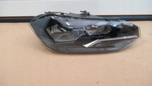 Laden Sie das Bild in den Galerie-Viewer, Frontscheinwerfer VW Polo 2G1941006 Rechts Scheinwerfer Headlight