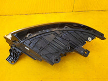 Laden Sie das Bild in den Galerie-Viewer, Frontscheinwerfer VW Transporter Rechts Scheinwerfer Headlight