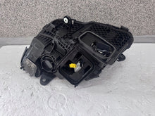 Laden Sie das Bild in den Galerie-Viewer, Frontscheinwerfer Mercedes-Benz W205 A2059061606 LED Rechts Headlight SCH4709633988cm